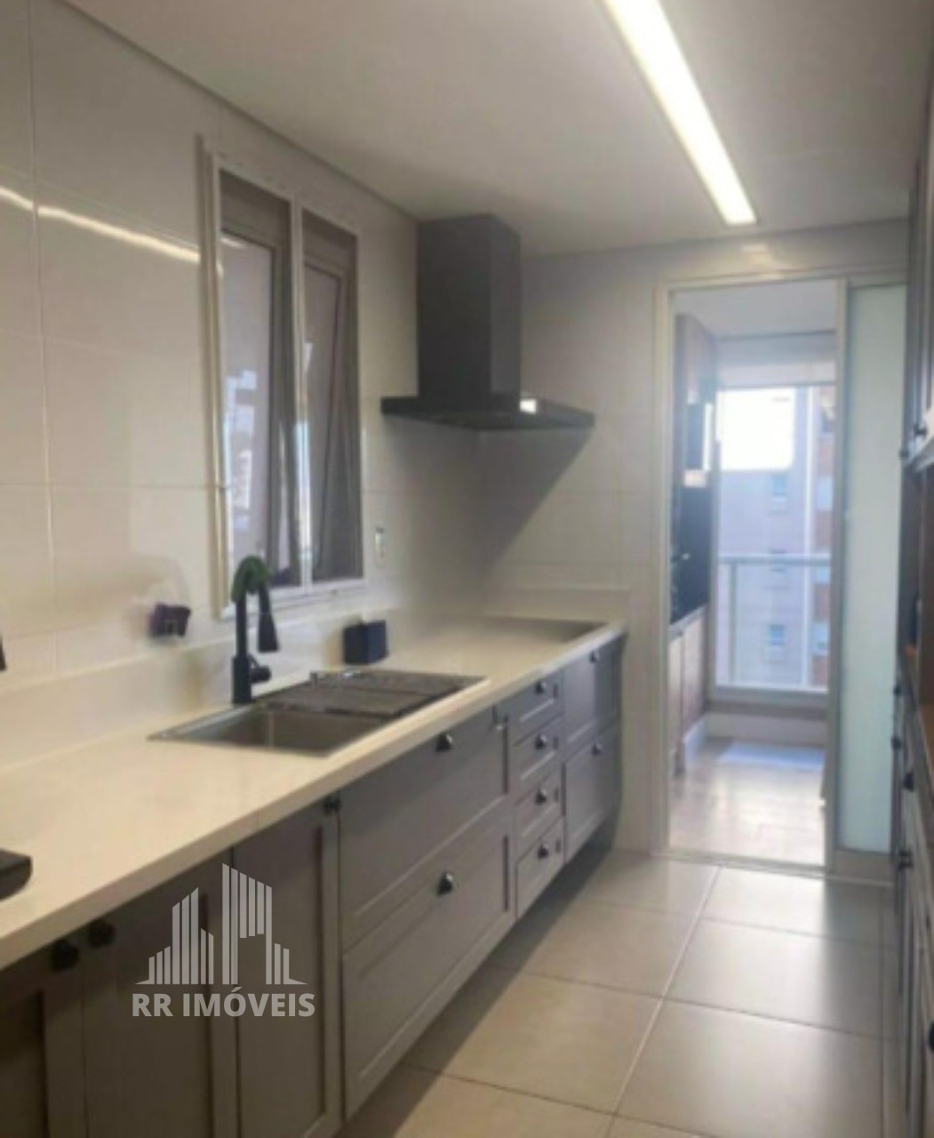 Apartamento à venda com 3 quartos, 140m² - Foto 8