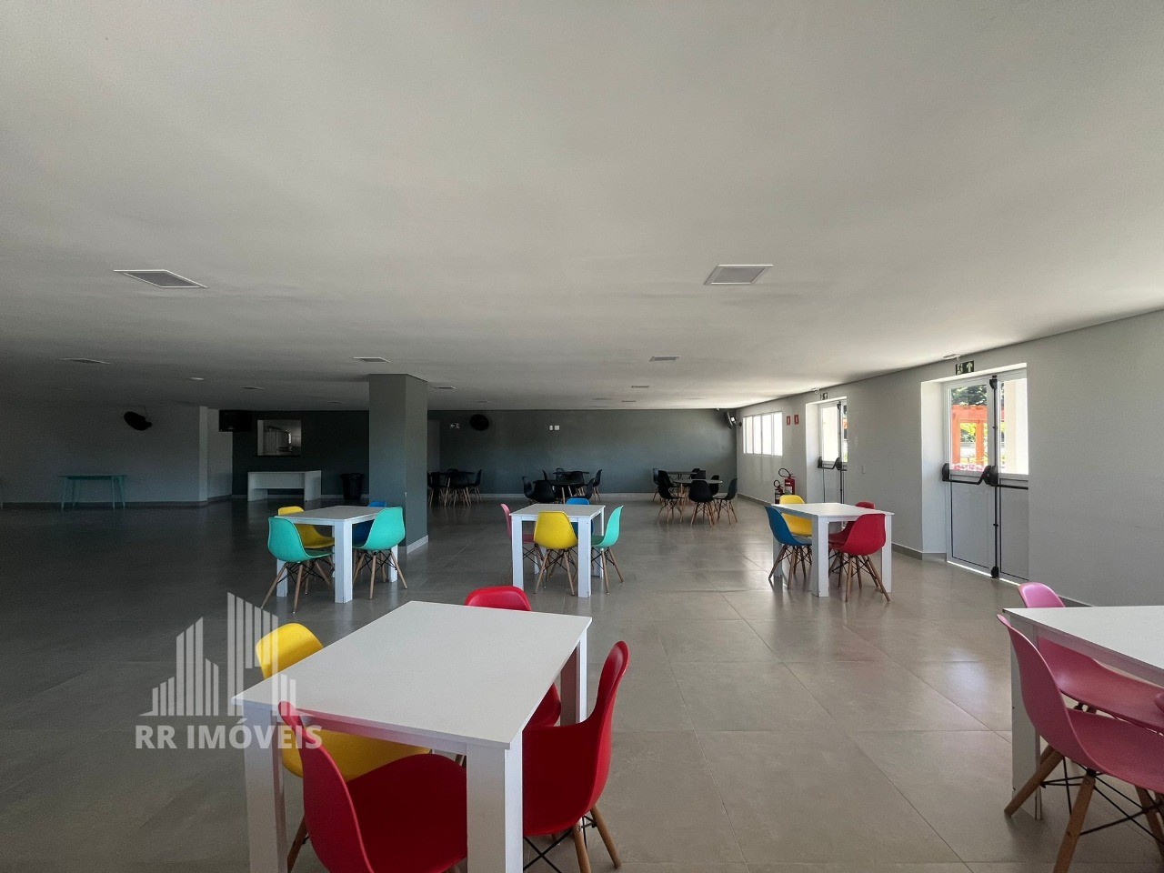 Apartamento à venda com 2 quartos, 67m² - Foto 11