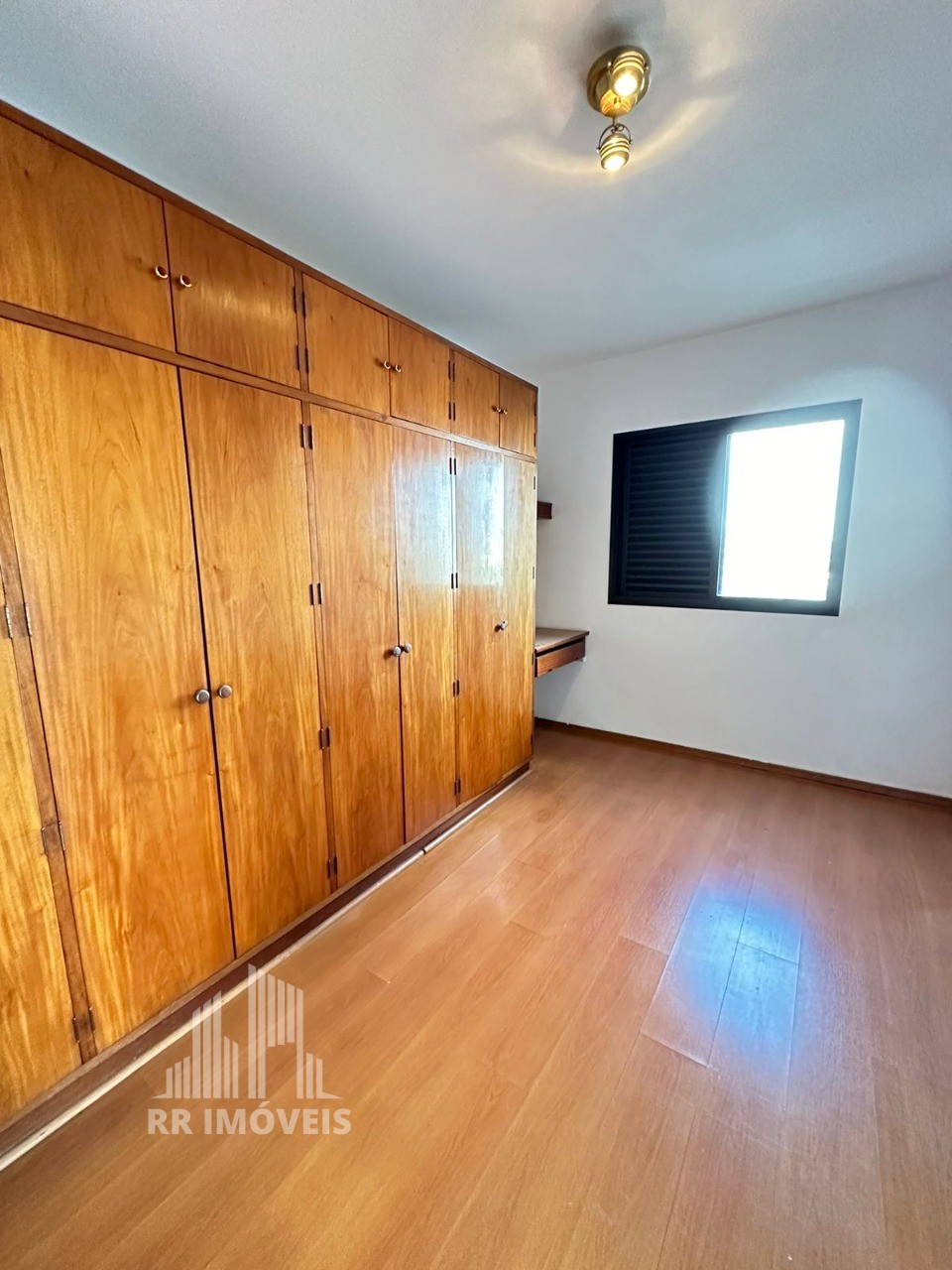 Apartamento à venda com 3 quartos, 75m² - Foto 10