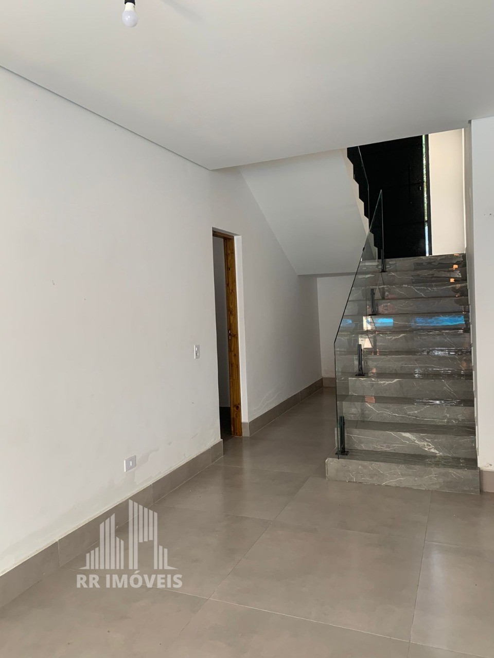 Casa à venda com 4 quartos, 290m² - Foto 11