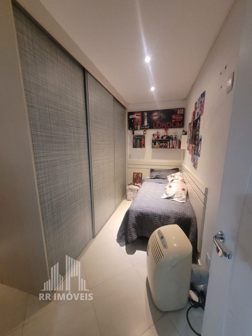 Apartamento à venda com 3 quartos, 196m² - Foto 16