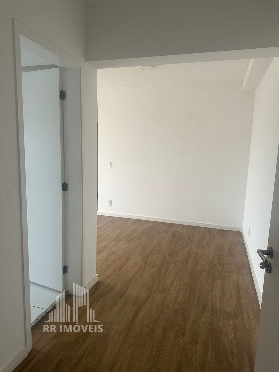 Apartamento à venda com 3 quartos, 76m² - Foto 4