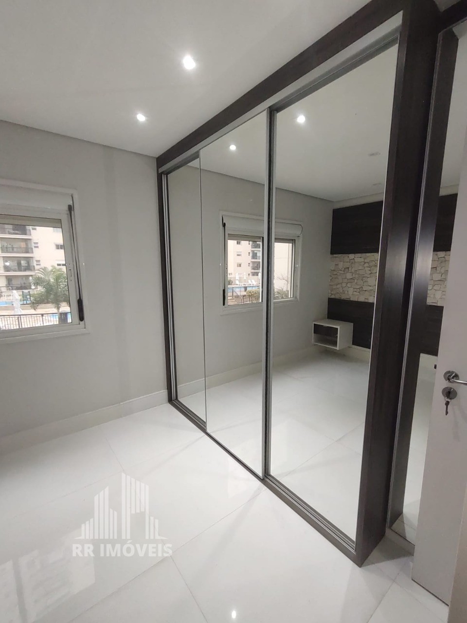 Apartamento à venda com 3 quartos, 87m² - Foto 12