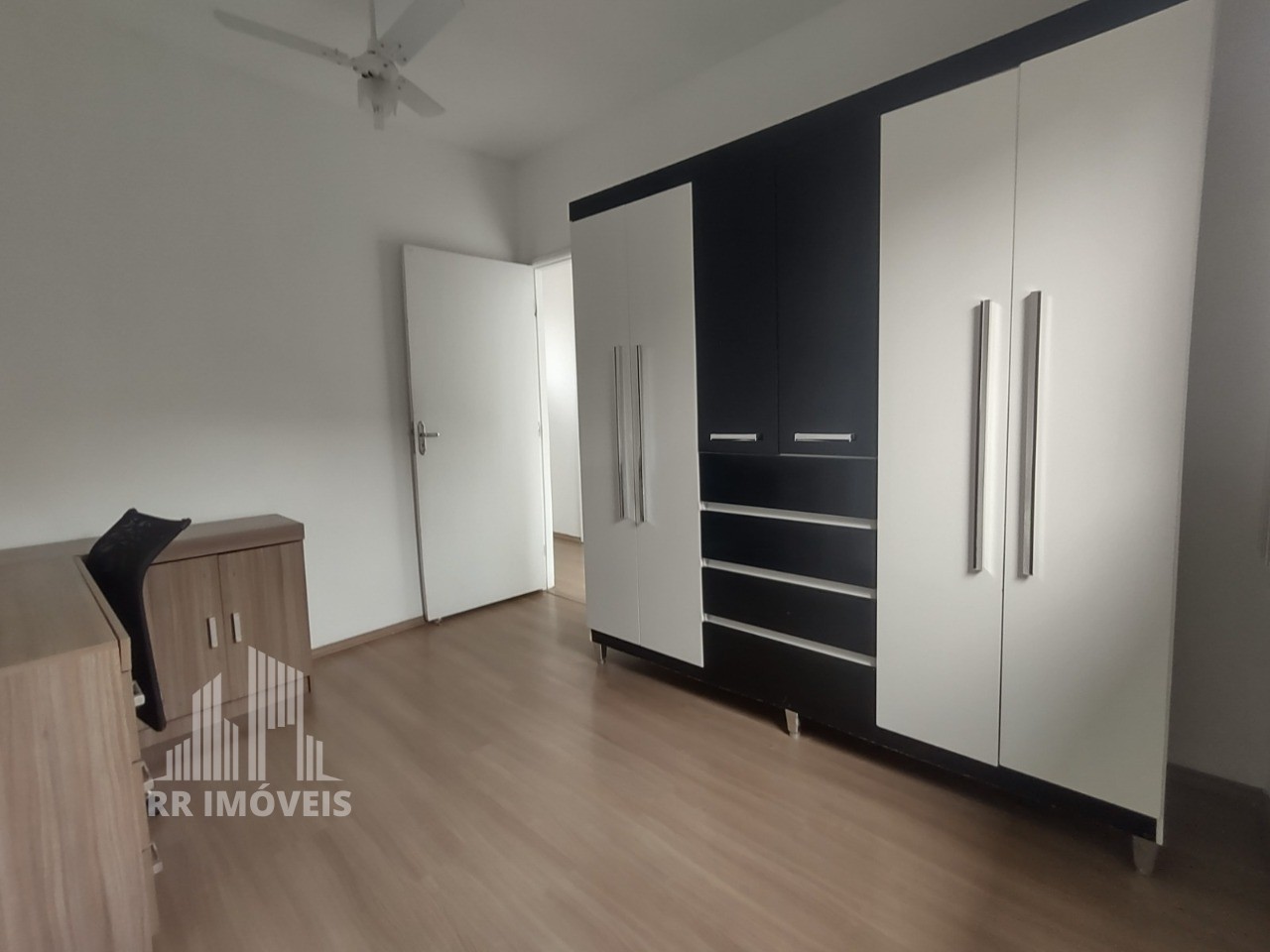 Casa à venda com 2 quartos, 72m² - Foto 13