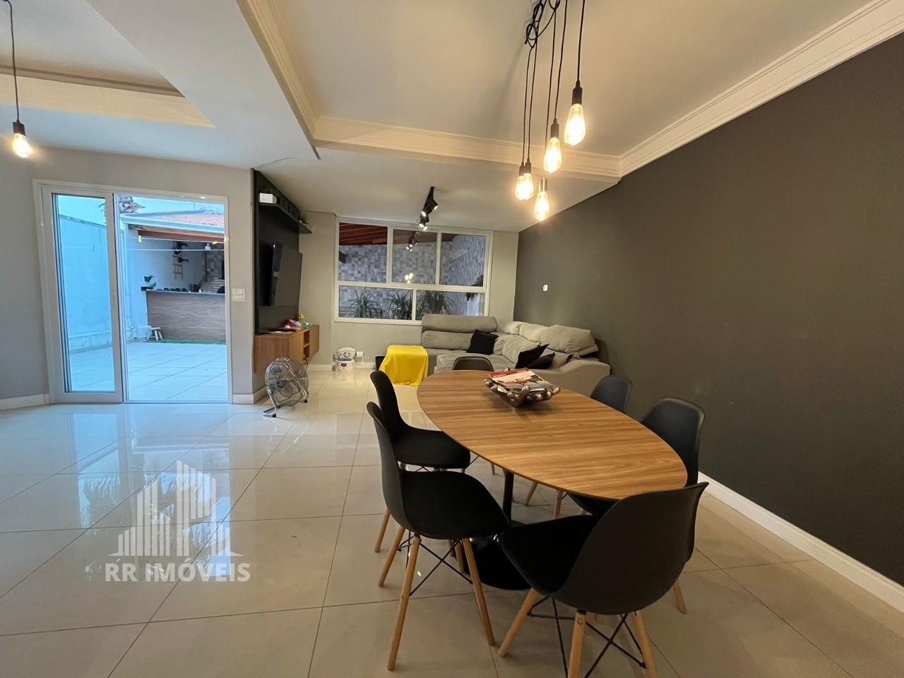 Casa à venda com 4 quartos, 168m² - Foto 4