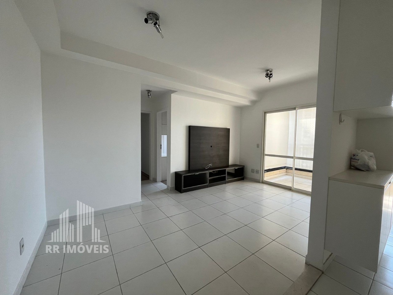 Apartamento à venda com 2 quartos, 76m² - Foto 4