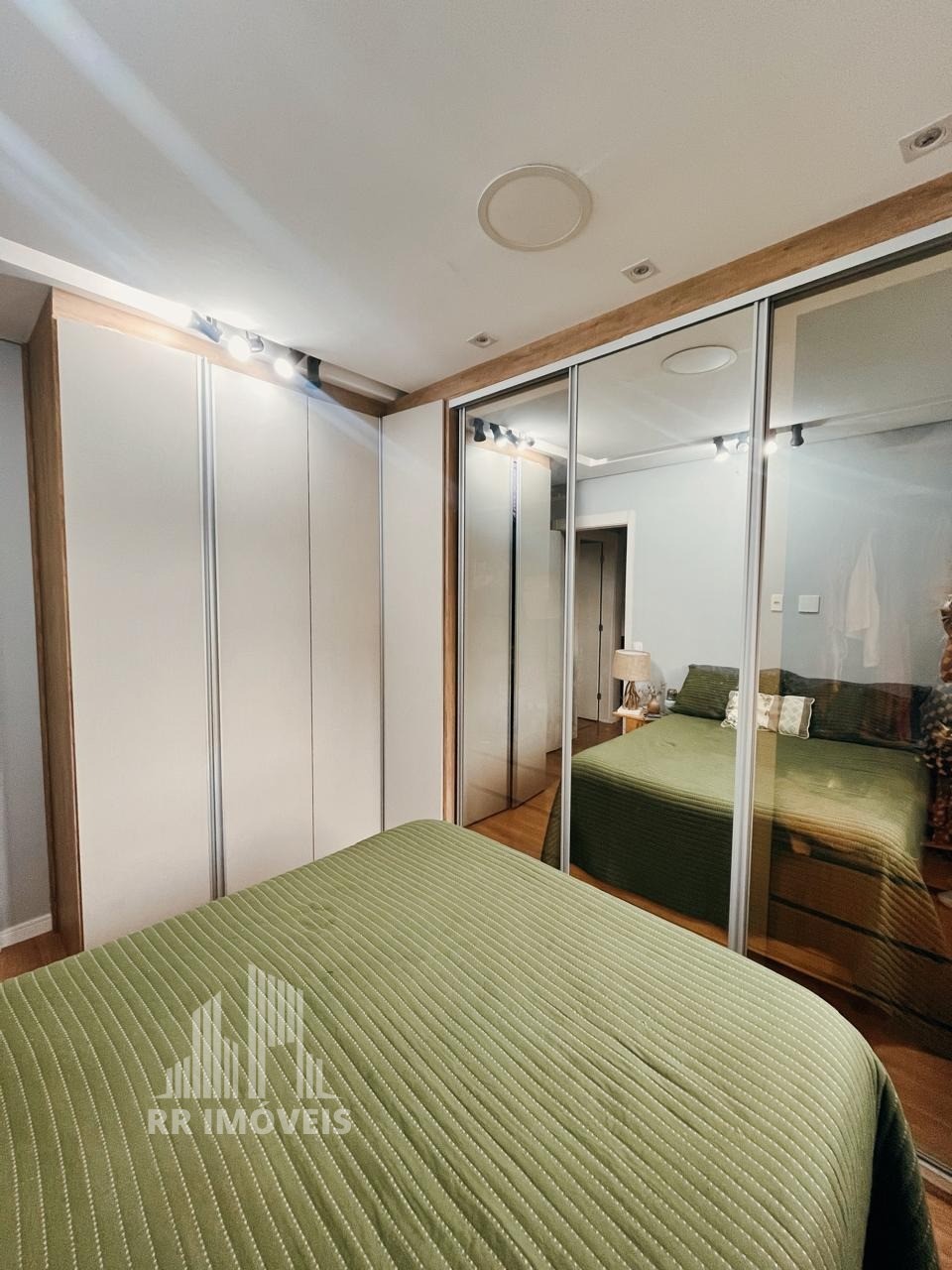 Apartamento à venda com 2 quartos, 51m² - Foto 12