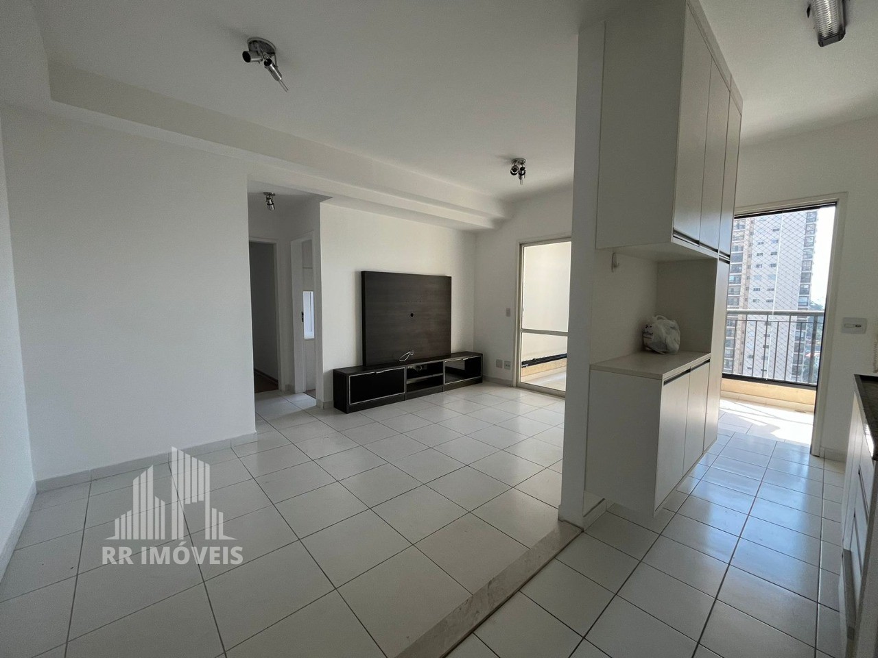 Apartamento à venda com 2 quartos, 76m² - Foto 1