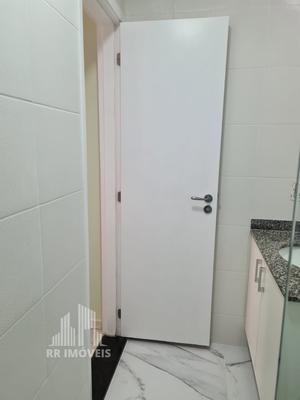 Apartamento à venda com 2 quartos, 68m² - Foto 25