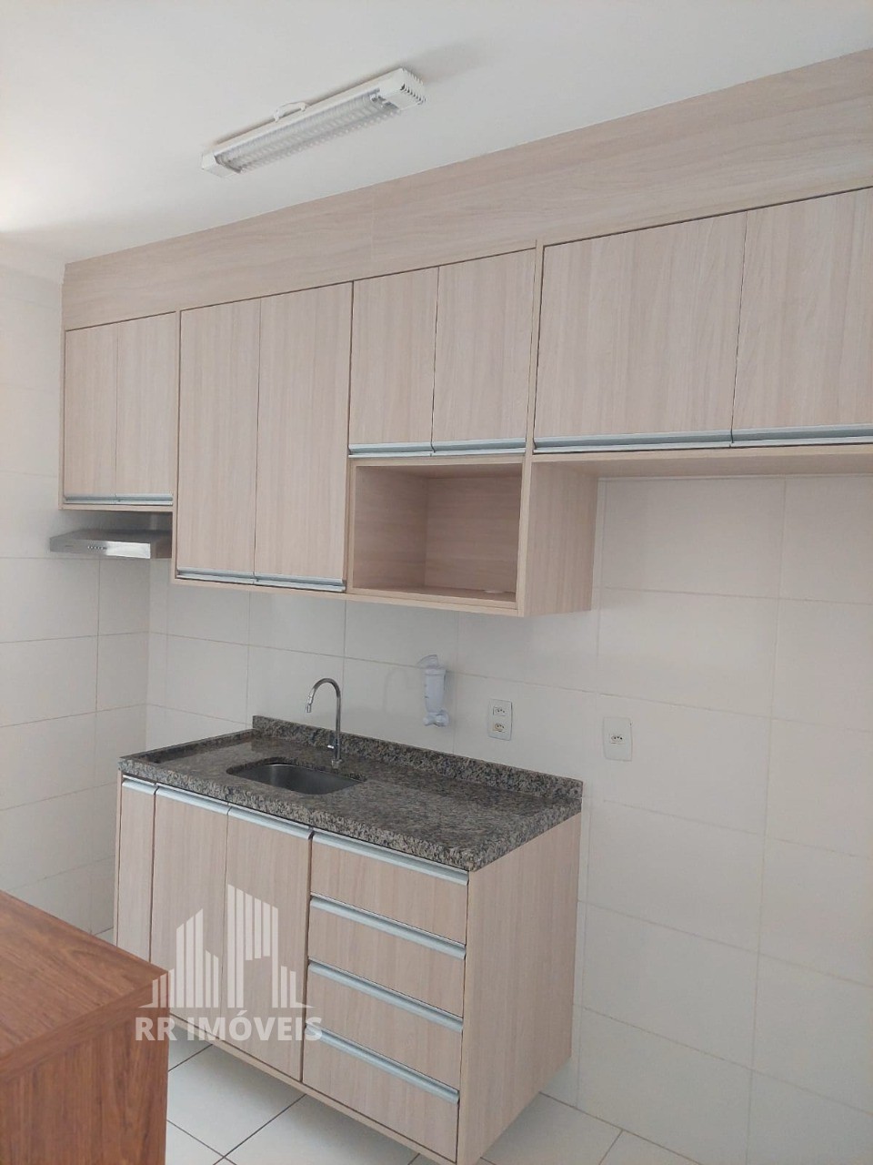 Apartamento à venda com 2 quartos, 68m² - Foto 3