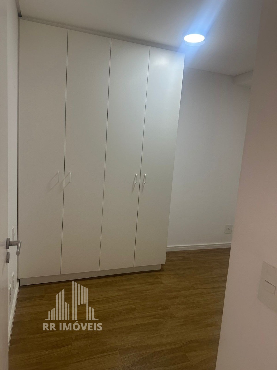 Apartamento à venda com 3 quartos, 76m² - Foto 11