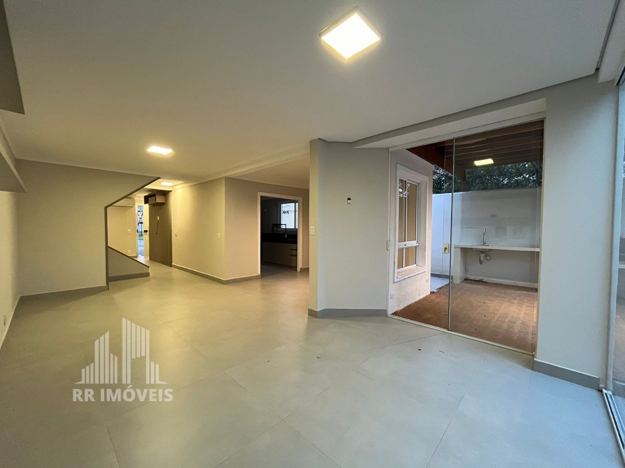 Casa à venda com 3 quartos, 180m² - Foto 7