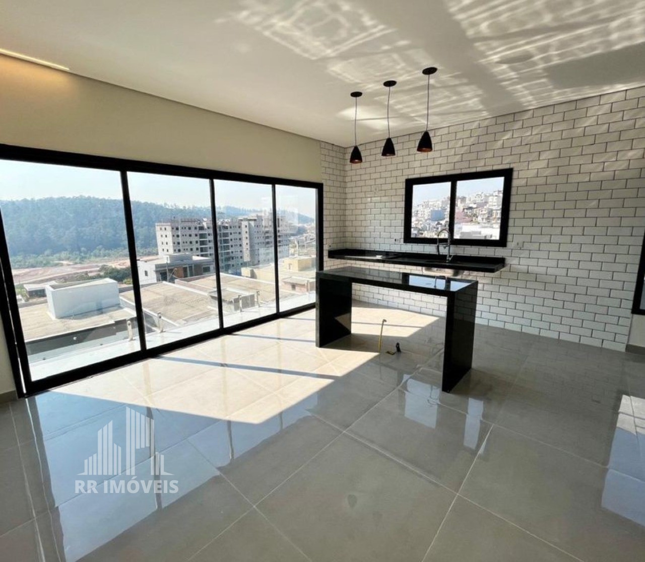 Casa à venda com 3 quartos, 181m² - Foto 2