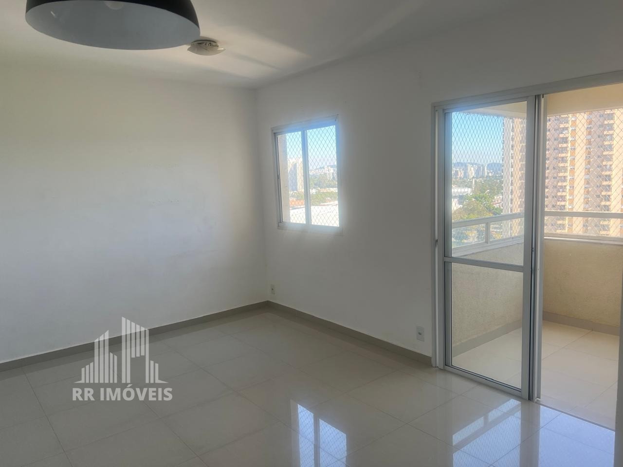 Apartamento à venda com 3 quartos, 72m² - Foto 2