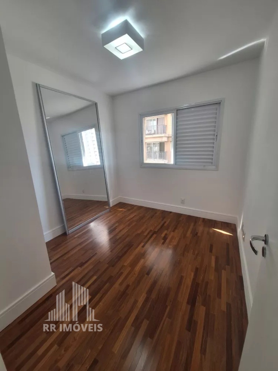 Apartamento à venda com 3 quartos, 107m² - Foto 19