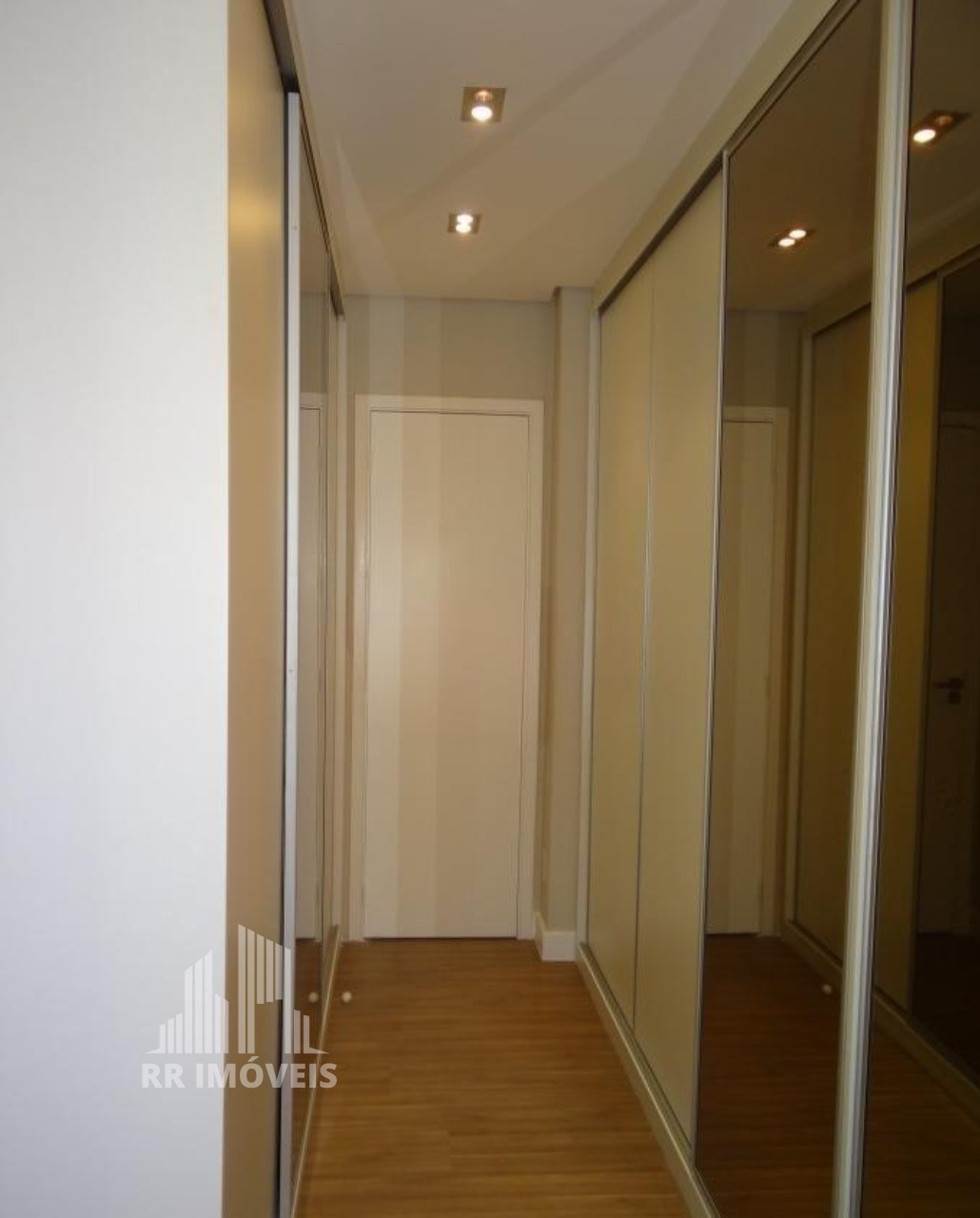 Apartamento à venda com 4 quartos, 202m² - Foto 13