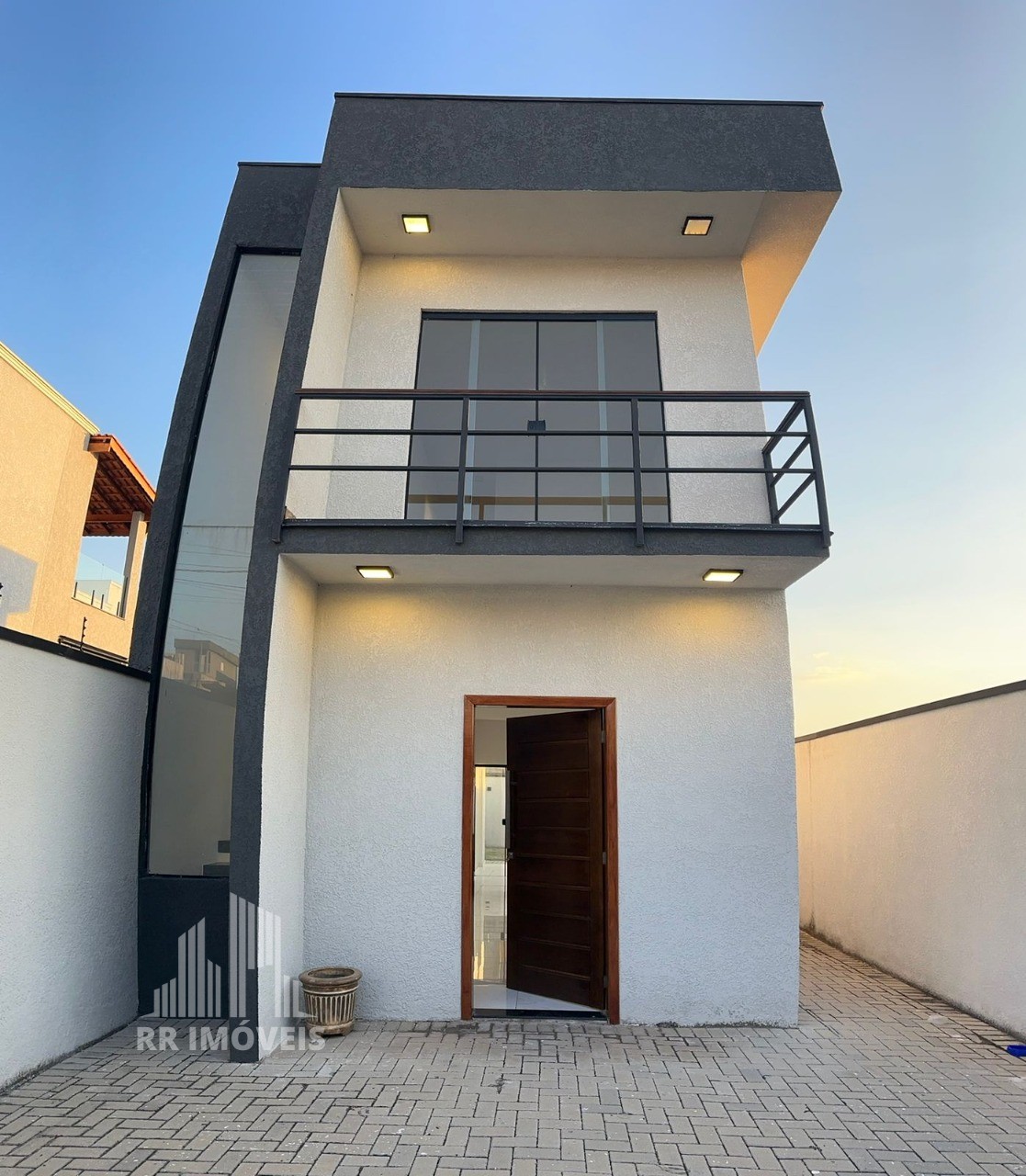 Casa à venda com 3 quartos, 110m² - Foto 1