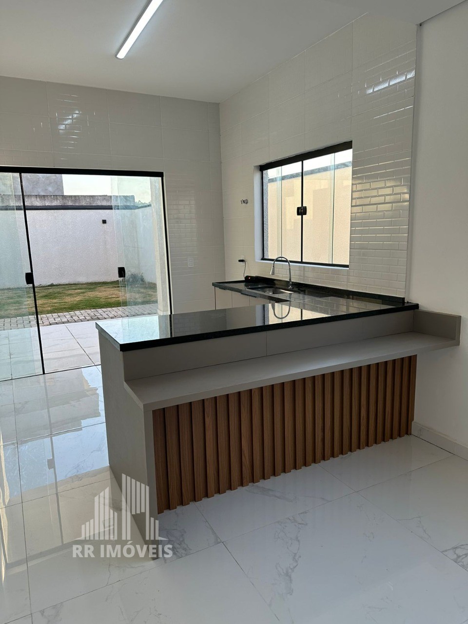 Casa à venda com 3 quartos, 110m² - Foto 4