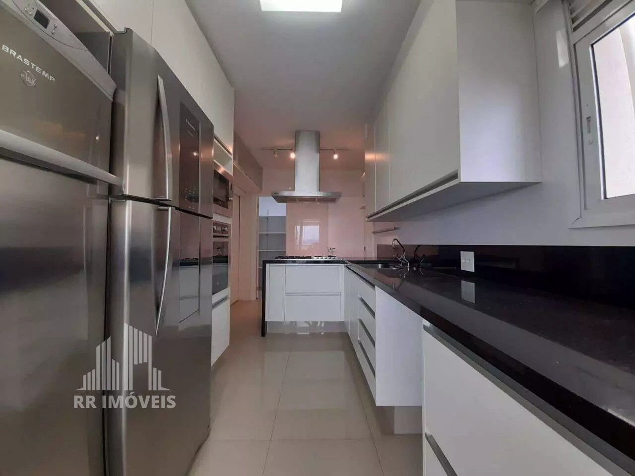 Apartamento à venda com 3 quartos, 202m² - Foto 6