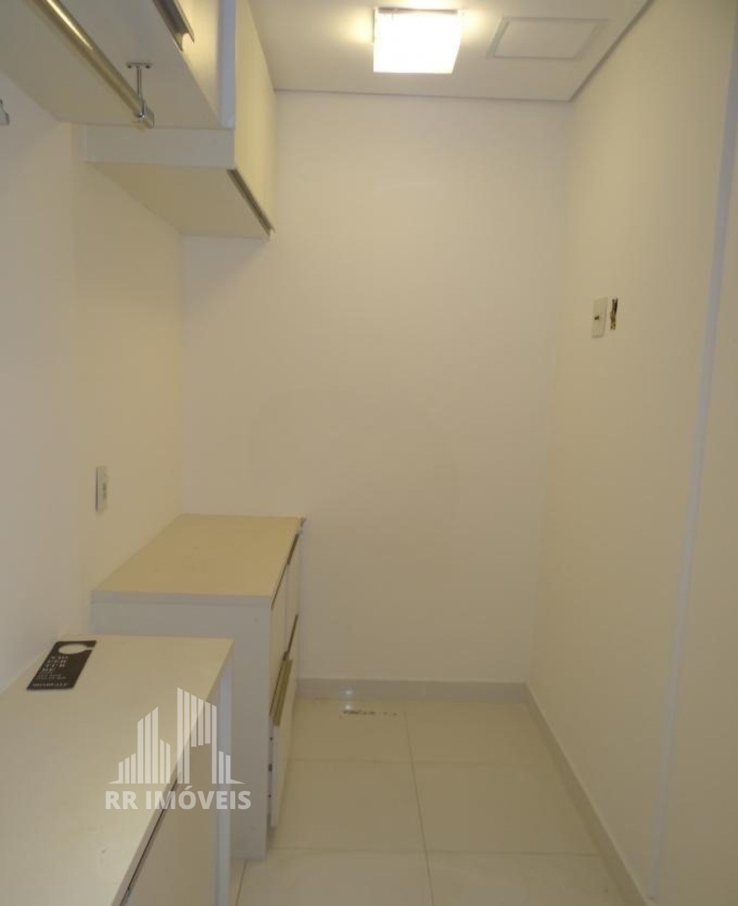 Apartamento à venda com 4 quartos, 202m² - Foto 9