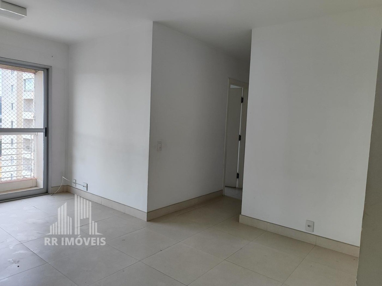 Apartamento à venda com 2 quartos, 64m² - Foto 4