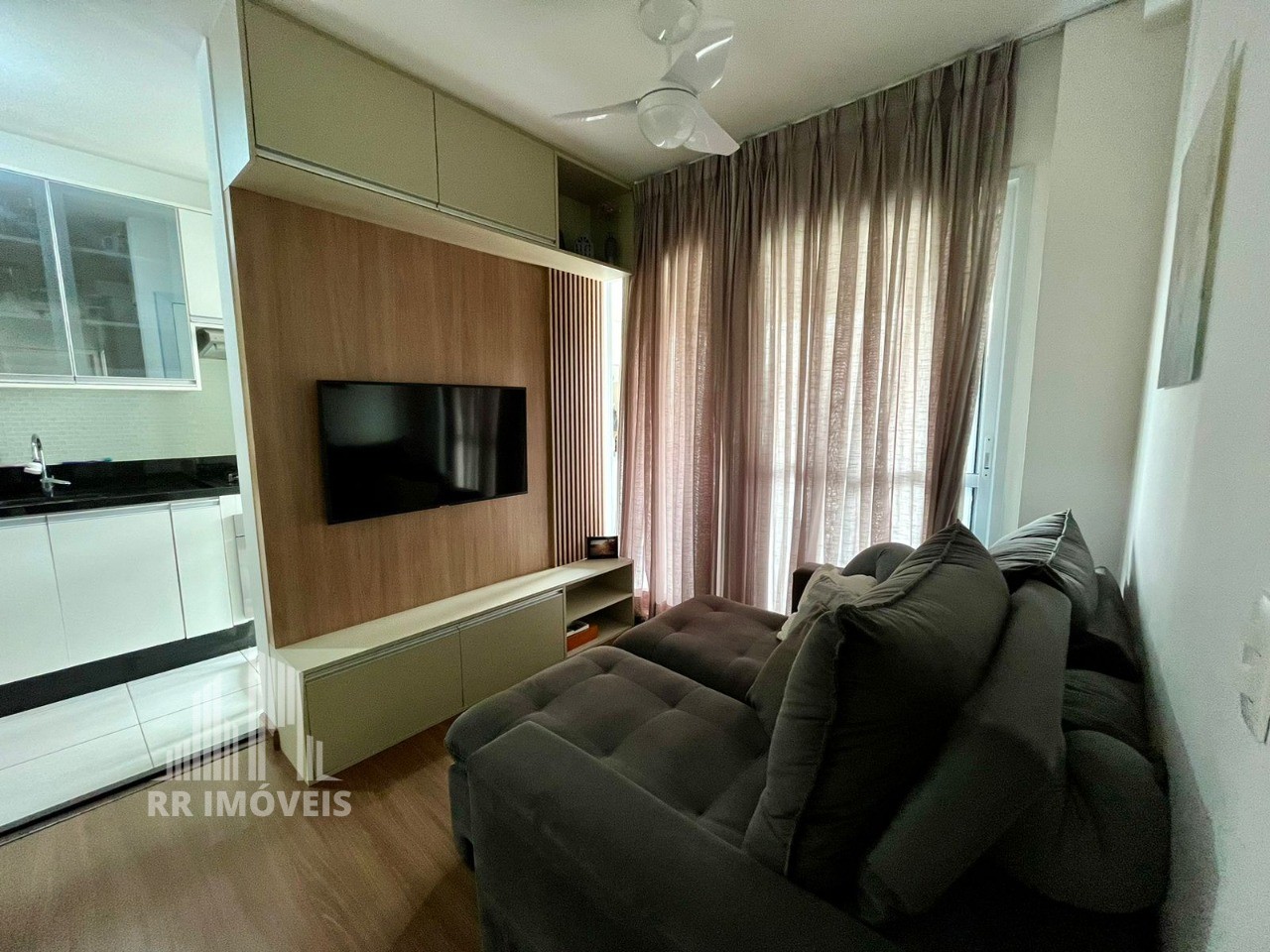 Apartamento à venda com 2 quartos, 63m² - Foto 2