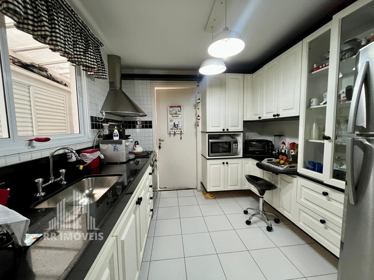 Casa à venda com 3 quartos, 180m² - Foto 2