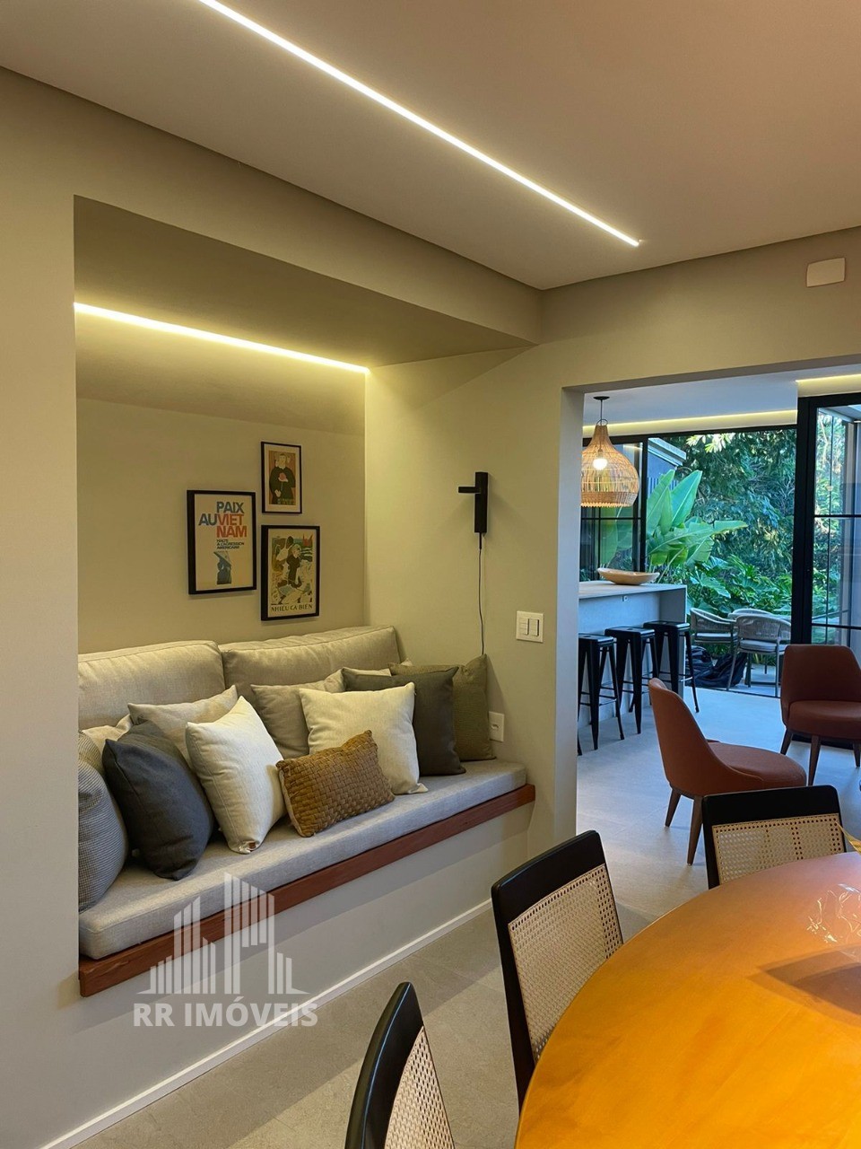 Casa de Condomínio à venda com 3 quartos, 224m² - Foto 4