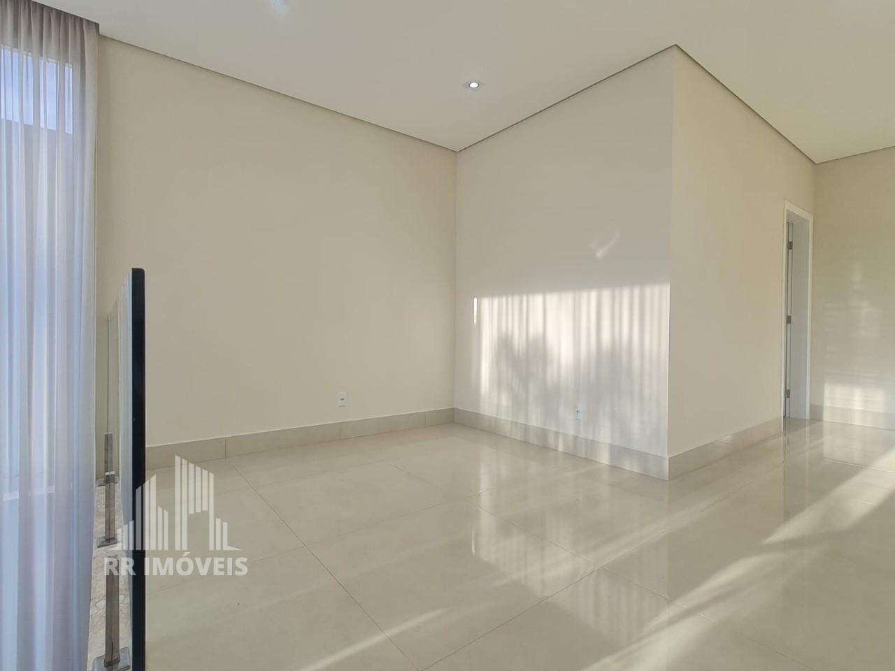 Casa à venda com 4 quartos, 396m² - Foto 2