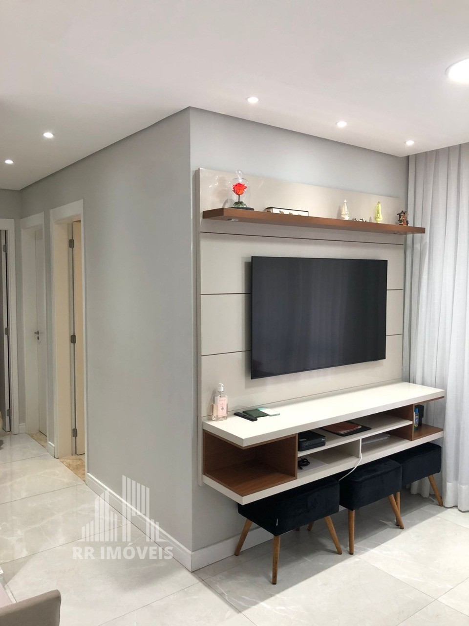 Apartamento à venda com 3 quartos, 71m² - Foto 2