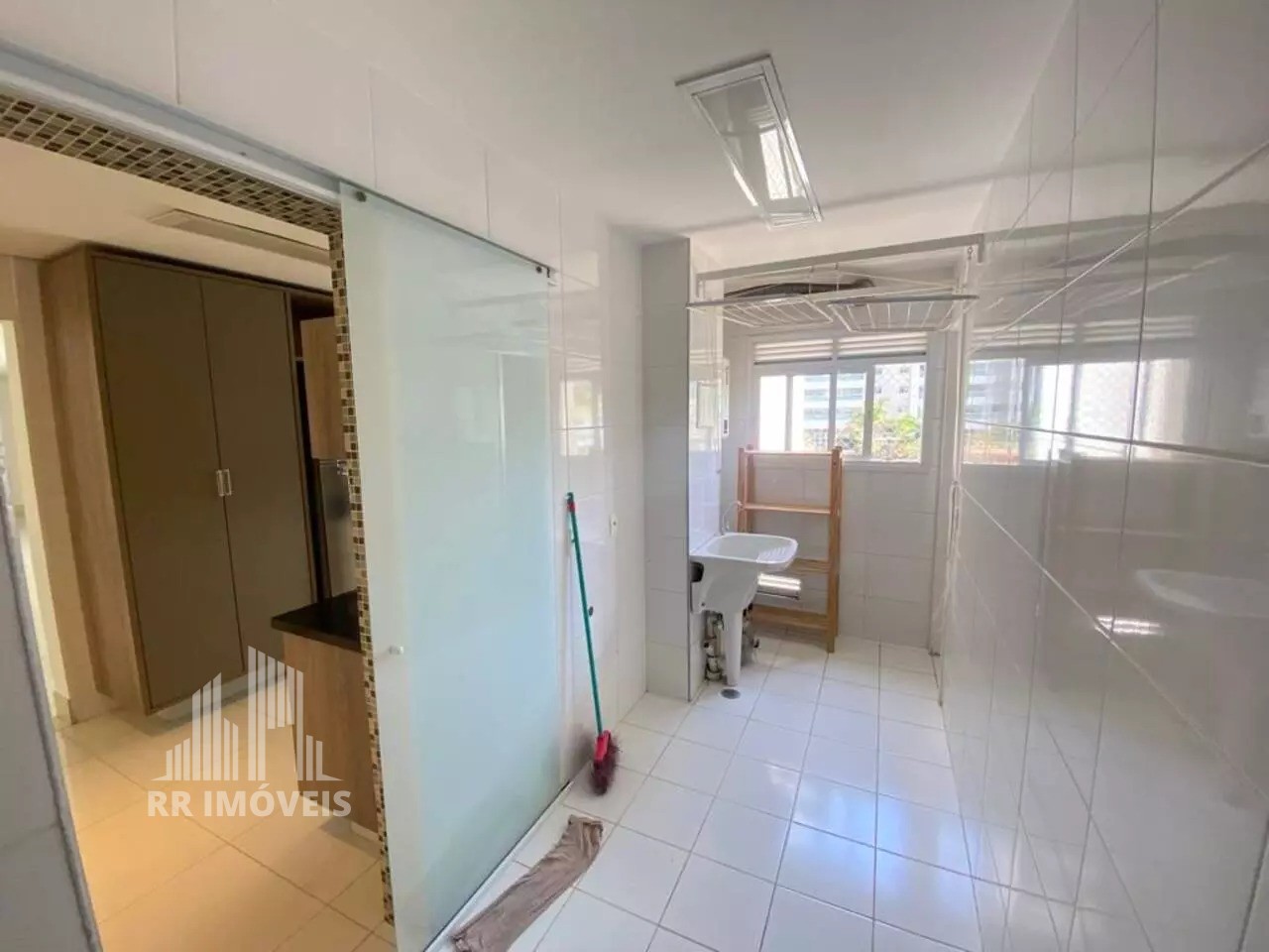 Apartamento à venda com 3 quartos, 202m² - Foto 8