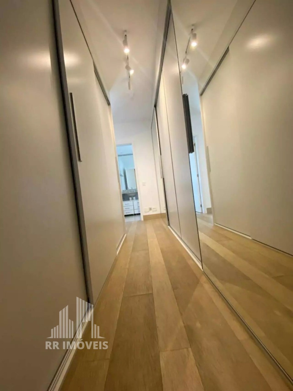 Apartamento à venda com 3 quartos, 202m² - Foto 11