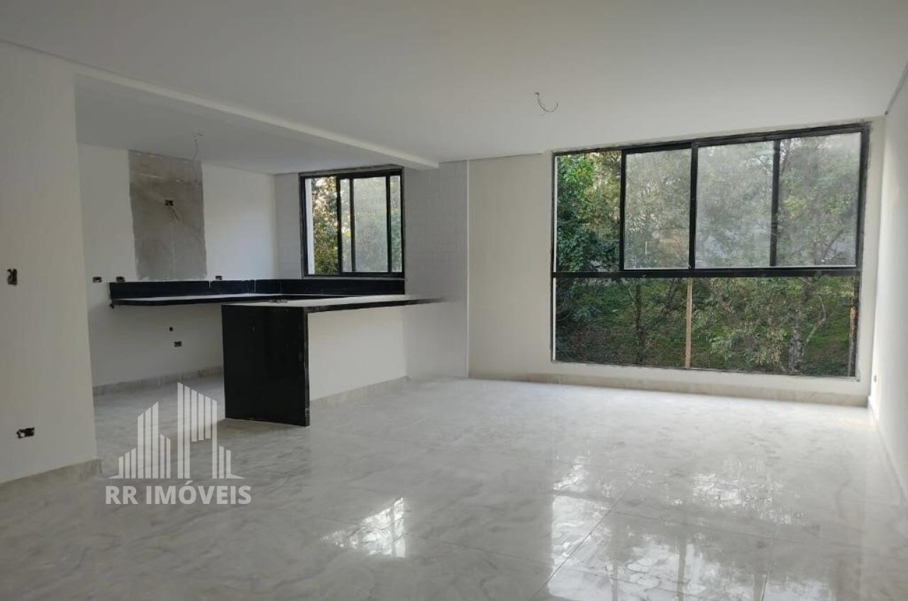 Casa à venda com 4 quartos, 300m² - Foto 1