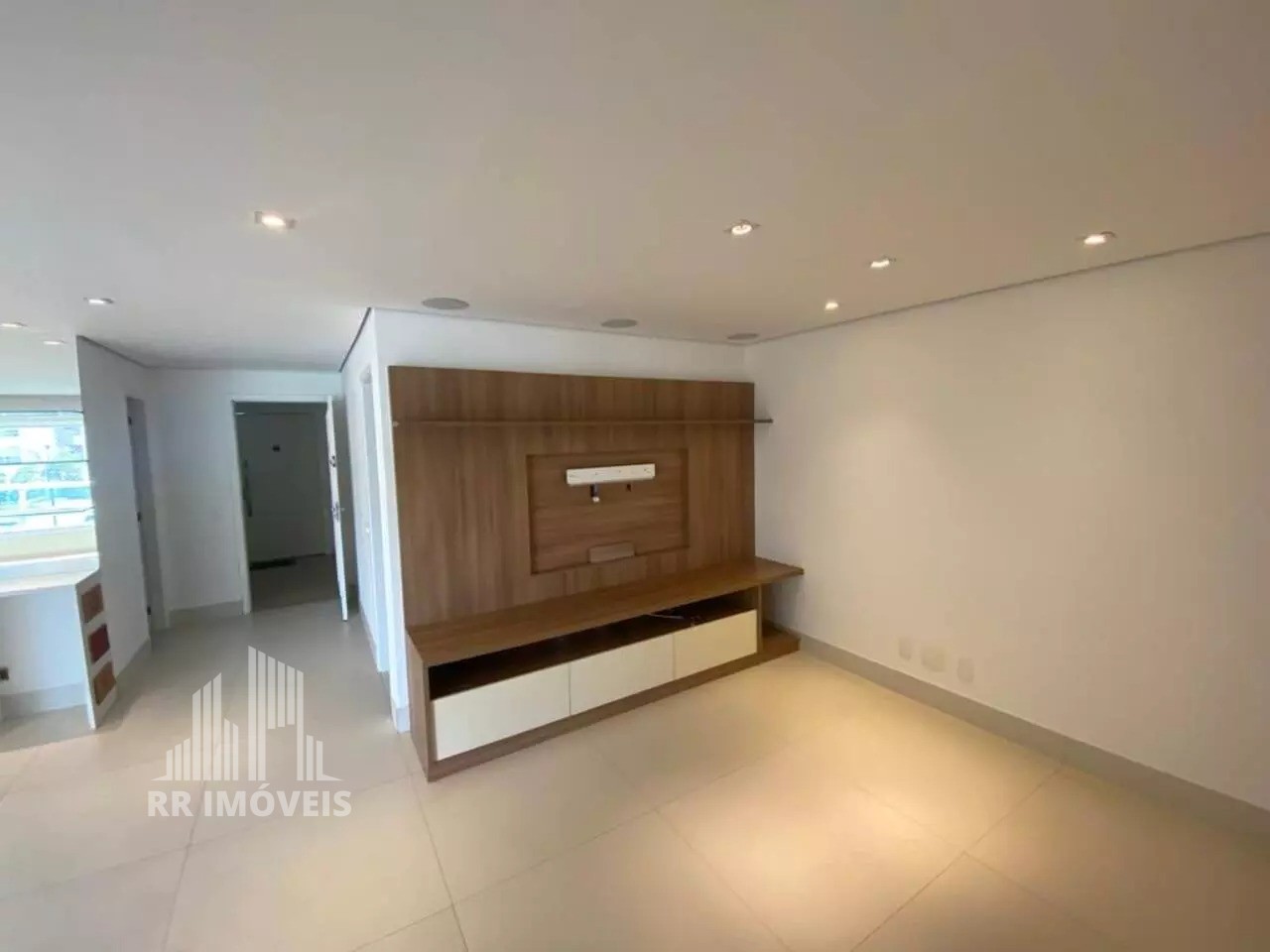 Apartamento à venda com 3 quartos, 202m² - Foto 2