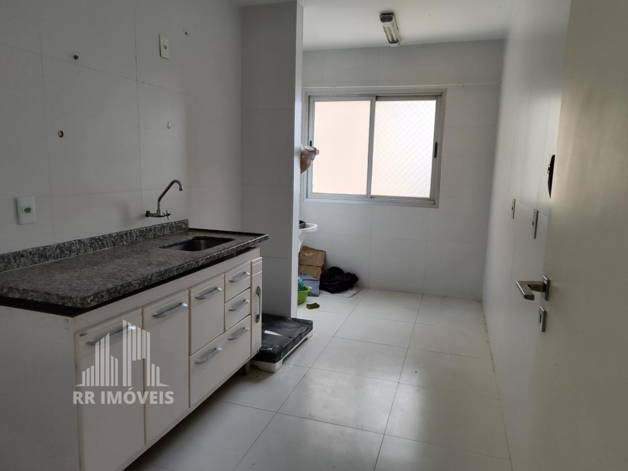 Apartamento à venda com 2 quartos, 64m² - Foto 5