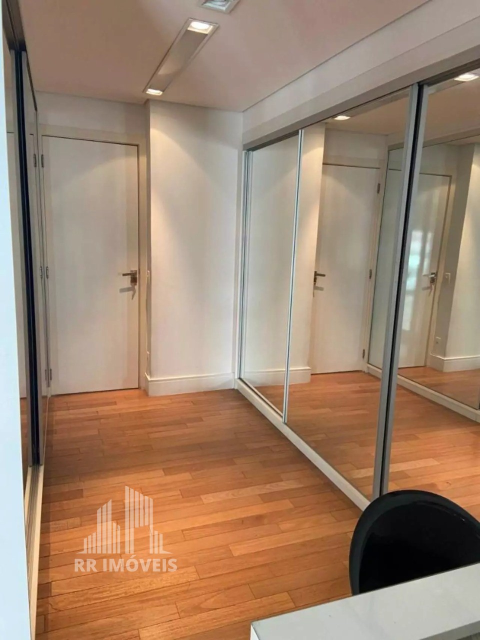 Apartamento à venda com 3 quartos, 202m² - Foto 22