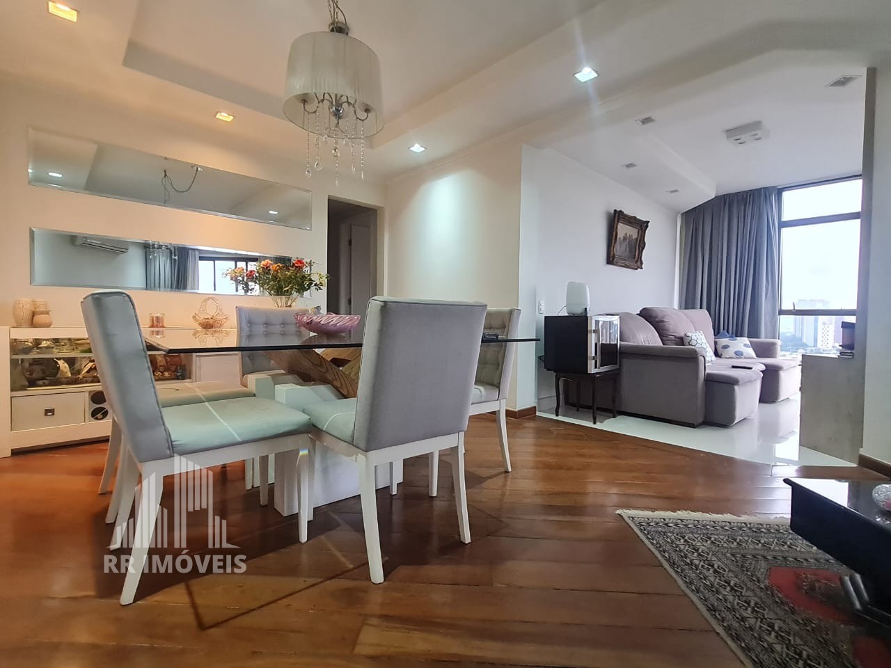 Apartamento à venda com 3 quartos, 130m² - Foto 1