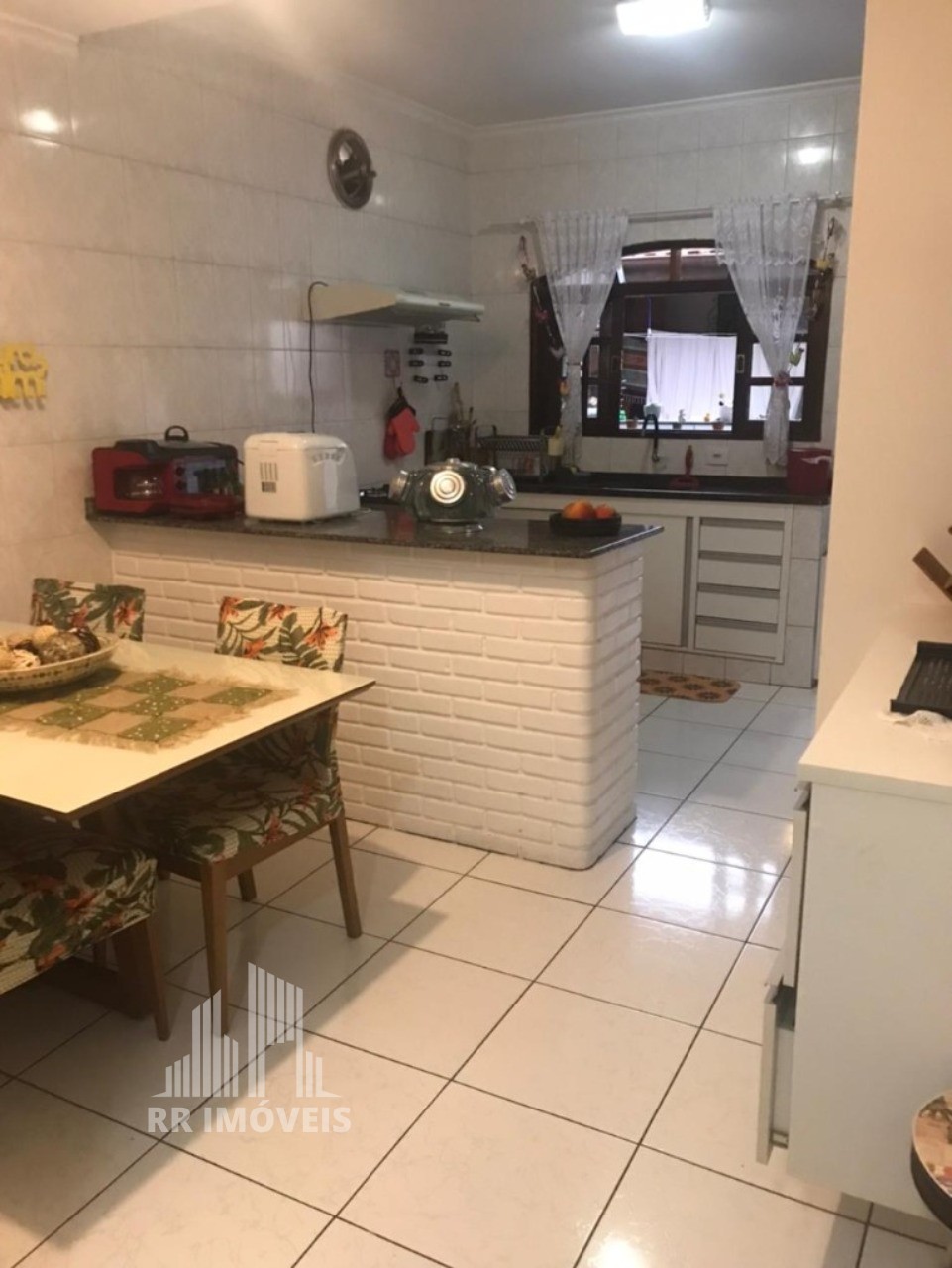 Casa à venda com 3 quartos, 170m² - Foto 1