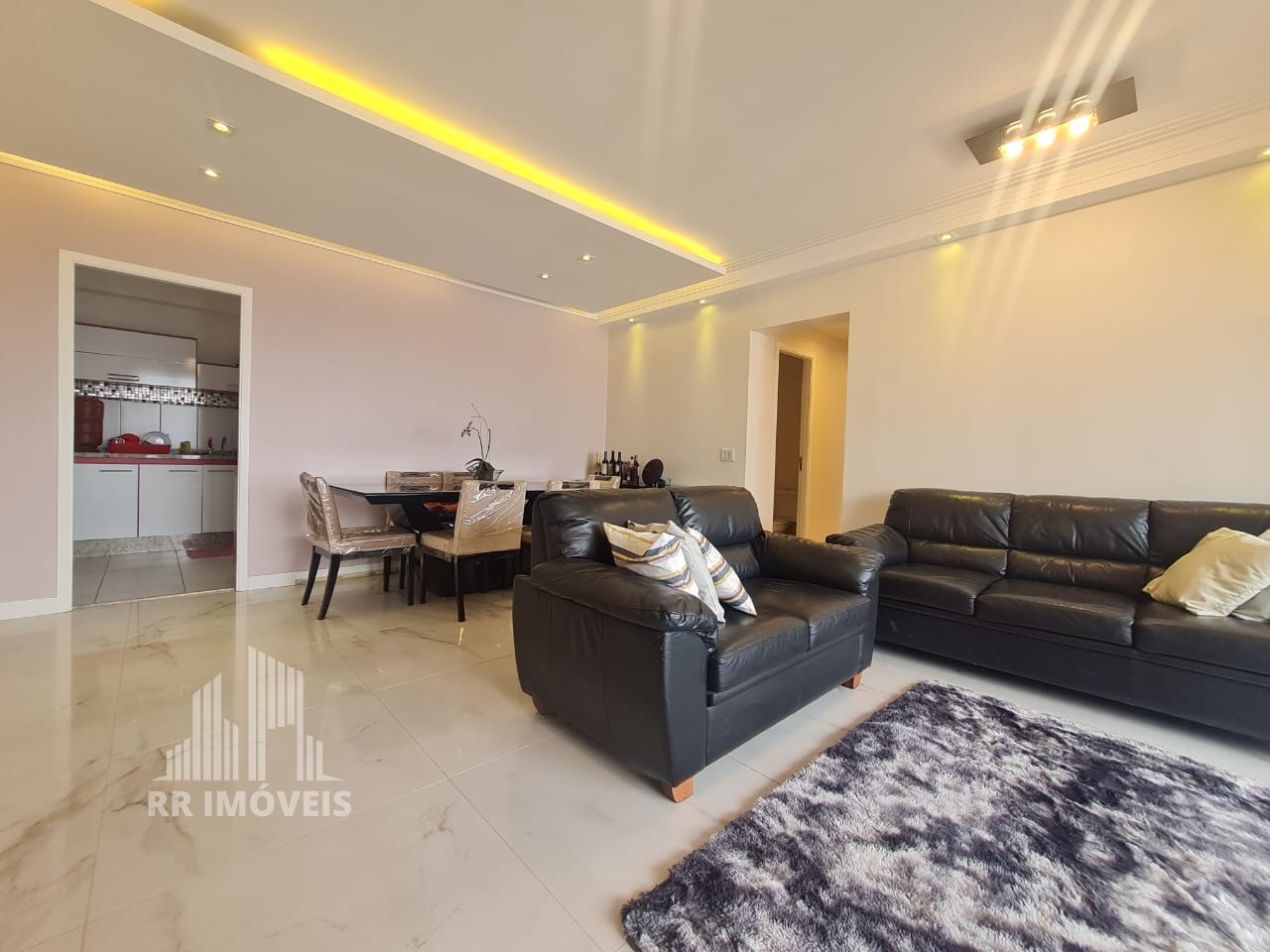 Apartamento à venda com 2 quartos, 107m² - Foto 1