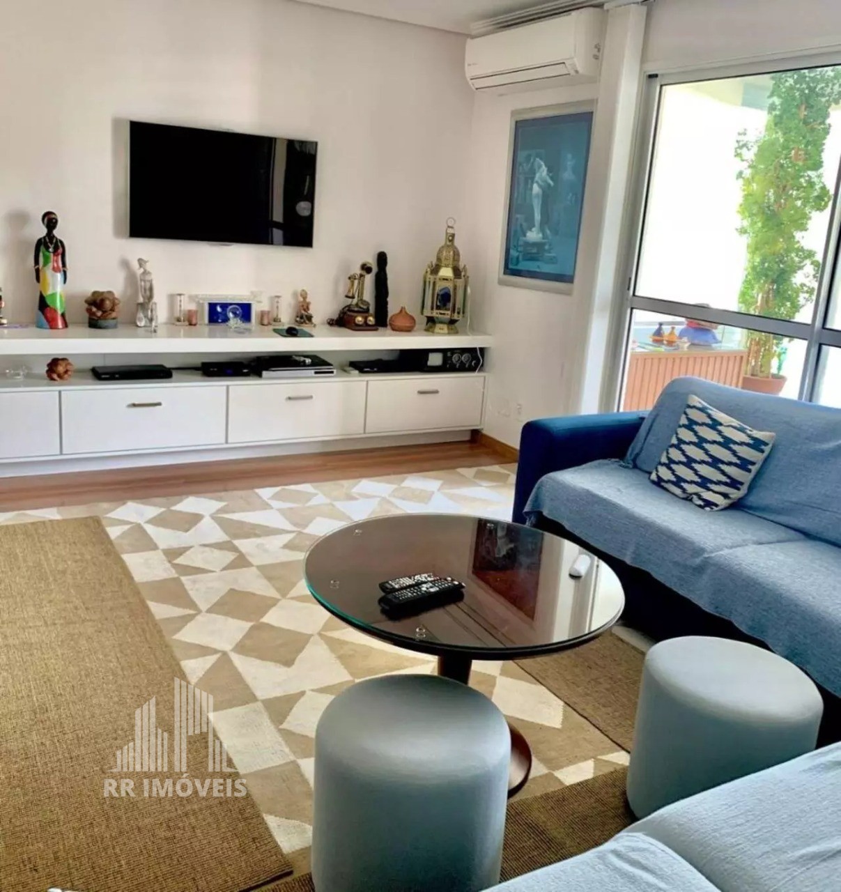 Apartamento à venda com 3 quartos, 110m² - Foto 1