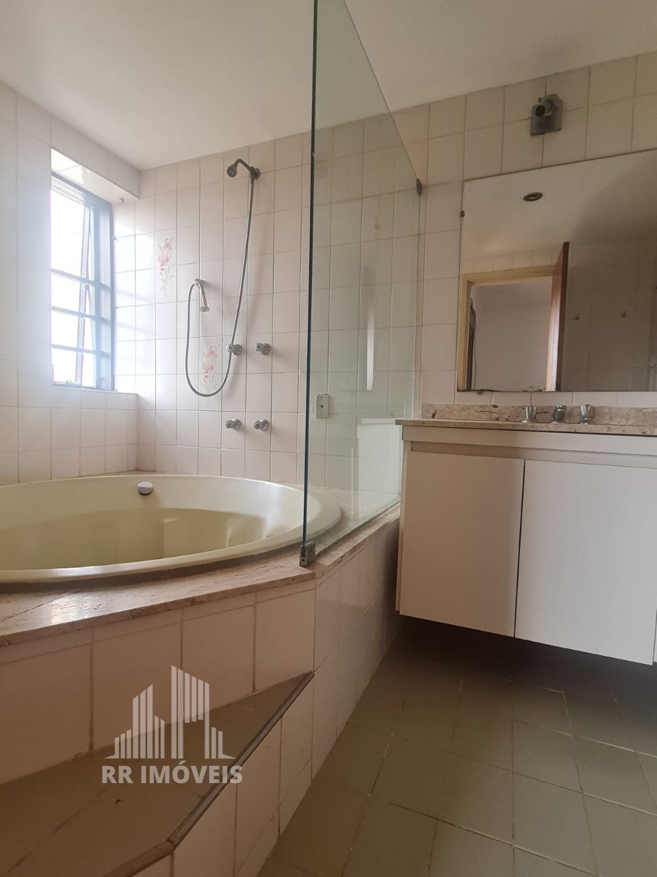 Apartamento à venda com 3 quartos, 130m² - Foto 28