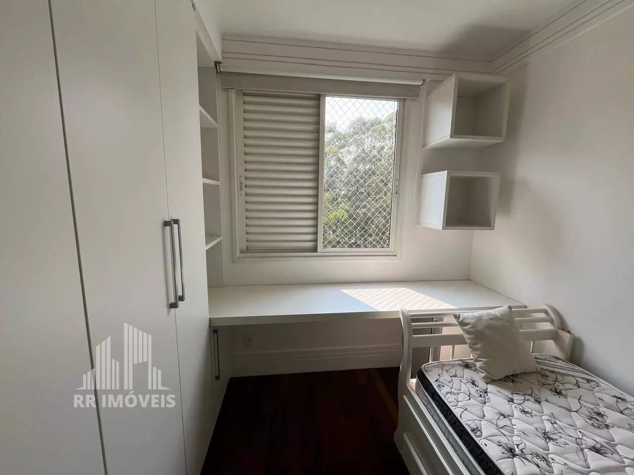 Apartamento à venda com 3 quartos, 122m² - Foto 18