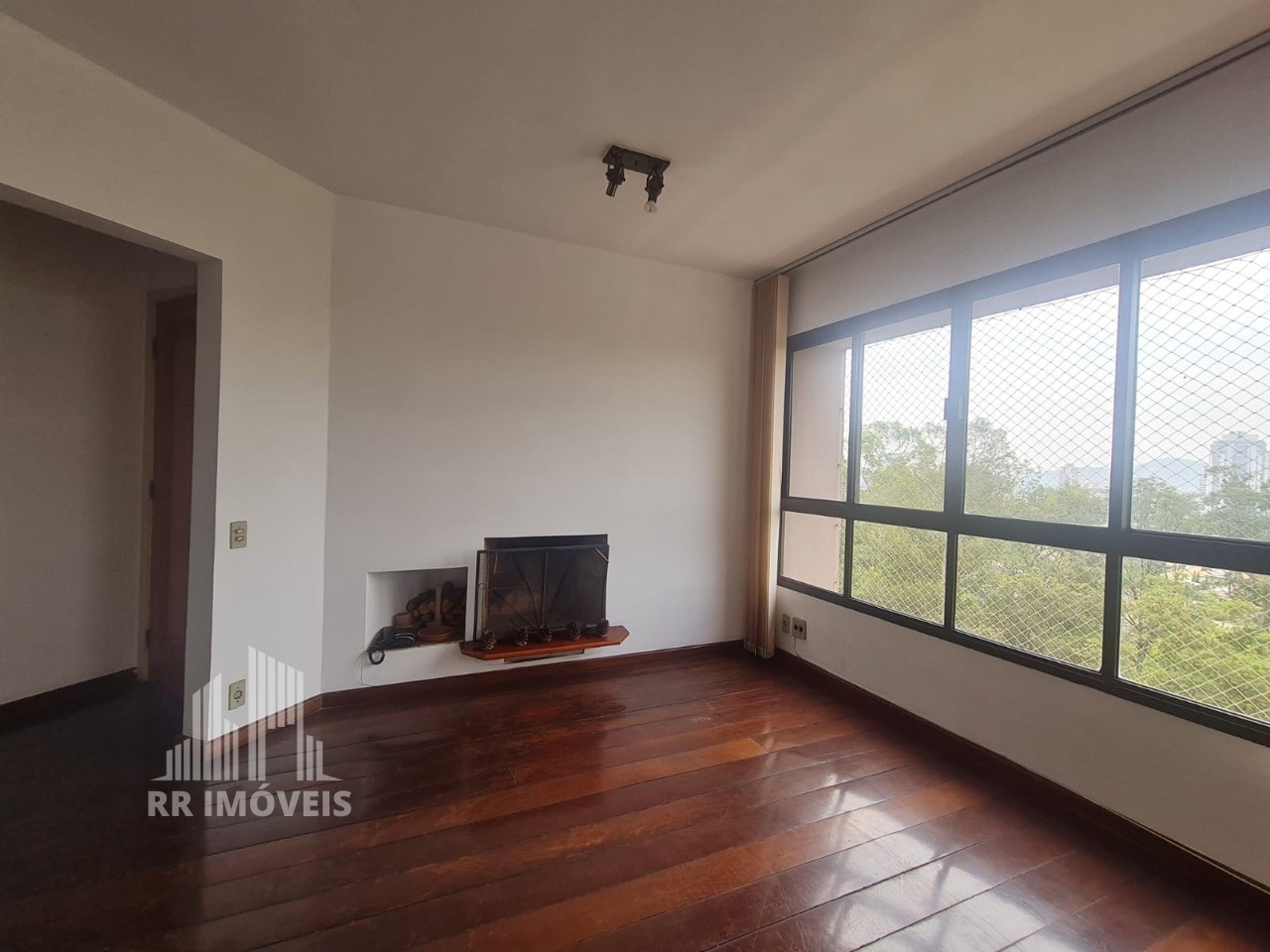 Apartamento à venda com 3 quartos, 130m² - Foto 2