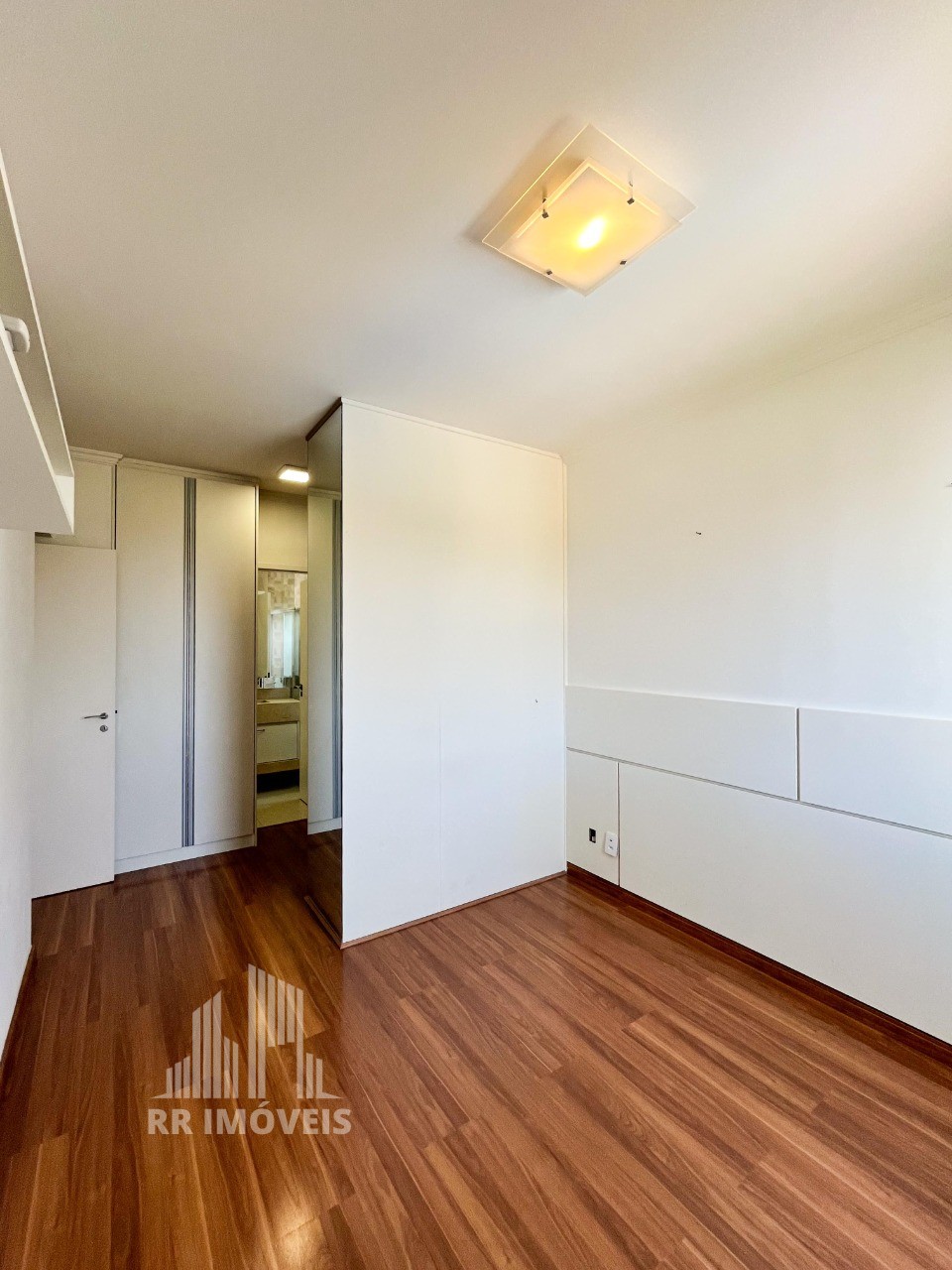 Apartamento à venda com 3 quartos, 110m² - Foto 11