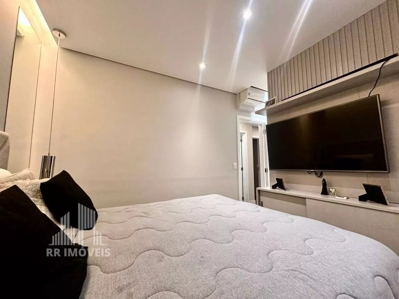 Apartamento à venda com 3 quartos, 123m² - Foto 8