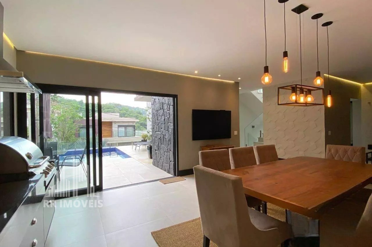 Casa à venda com 4 quartos, 294m² - Foto 3