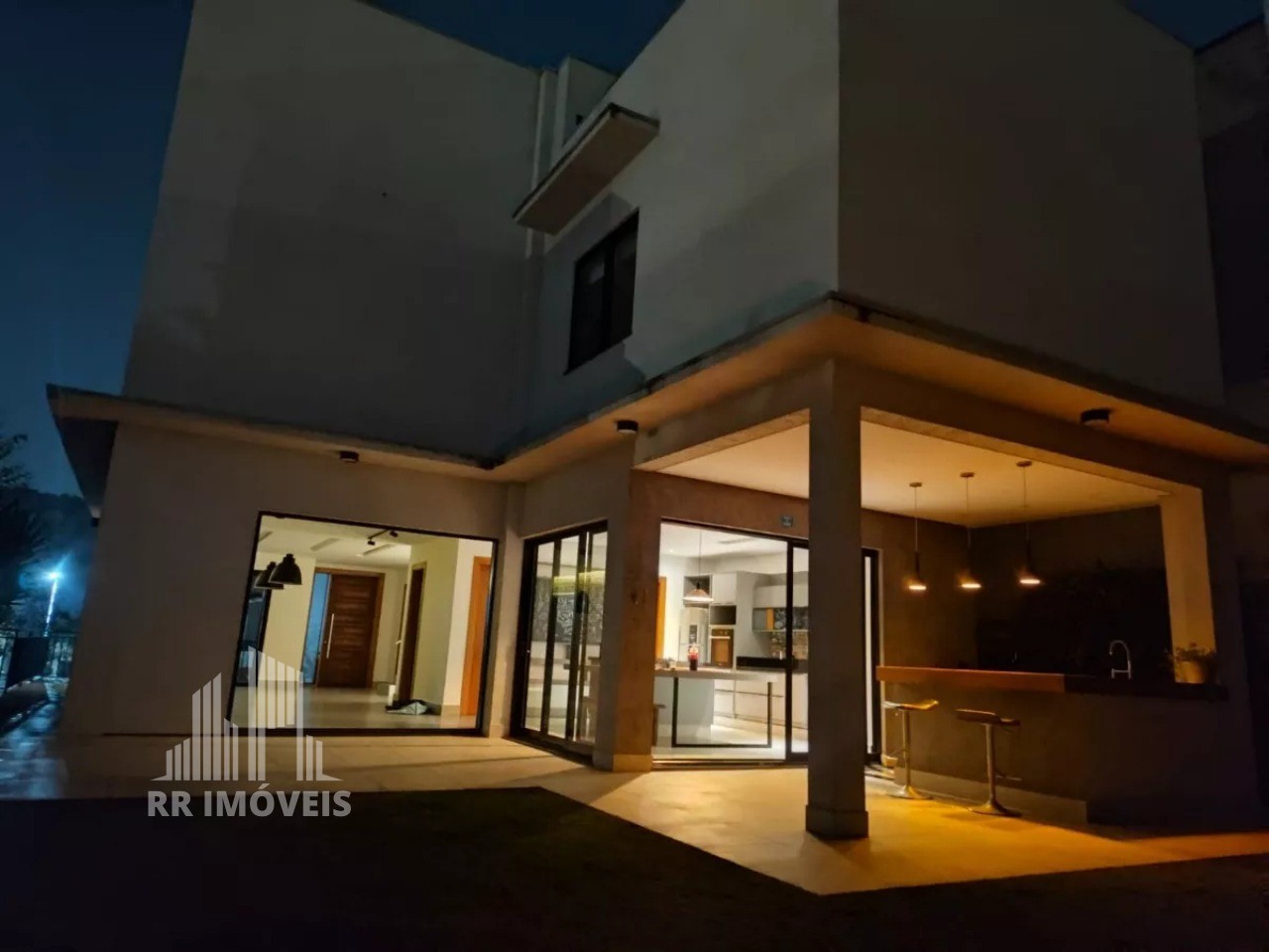 Casa à venda com 5 quartos, 336m² - Foto 6