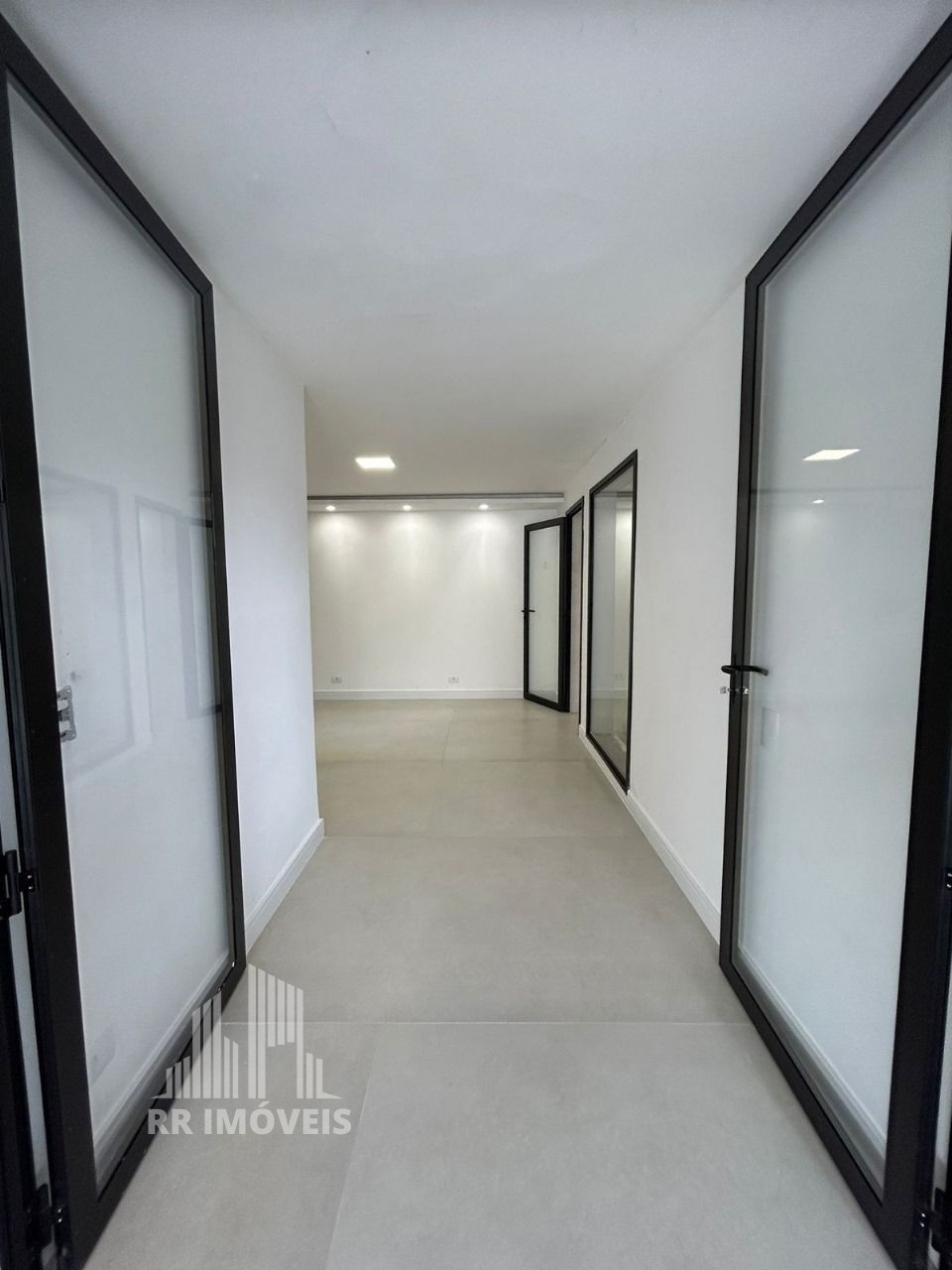 Casa à venda com 4 quartos, 360m² - Foto 15