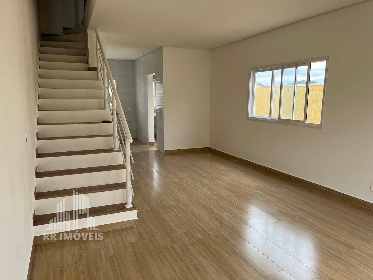 Casa à venda com 3 quartos, 110m² - Foto 4