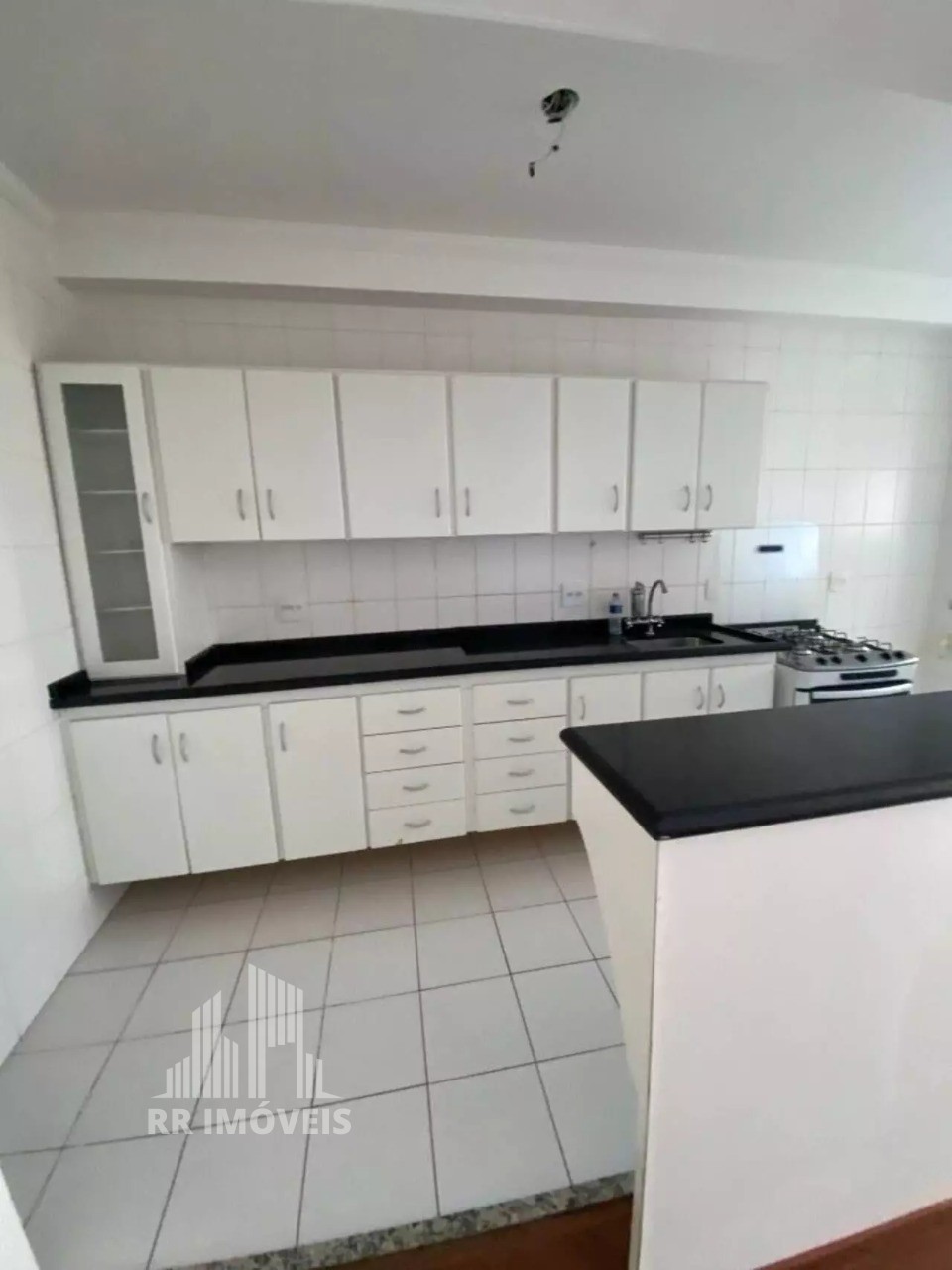 Apartamento à venda com 2 quartos, 68m² - Foto 3